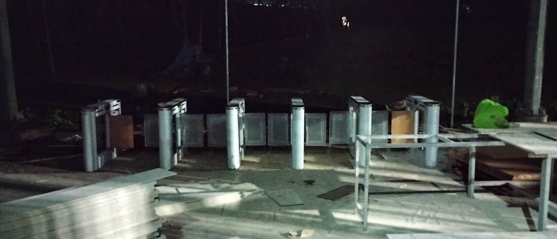 Swing Speed Gate Turnstile Merek Ultraguard Solusi Modern untuk Kontrol Akses 1128x484 - Upgrade Software POS Anda dengan Sistem QR Tanpa Petugas di Bandung