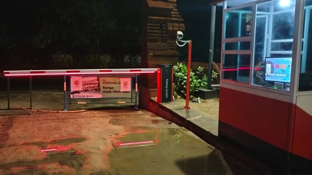 sistem palang parkir nontunai 3 1024x576 - Solusi Solusi parkir otomatis Tap and Go Parking (Manless Cashless) dengan pembayaran elektronik E-Money untuk Sistem Parkir Modern